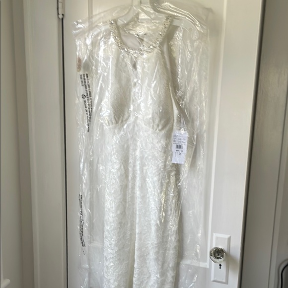 NWT David's Bridal White Lace Embellished Keyhole Sheath Halter Dress wedding - Picture 8 of 11